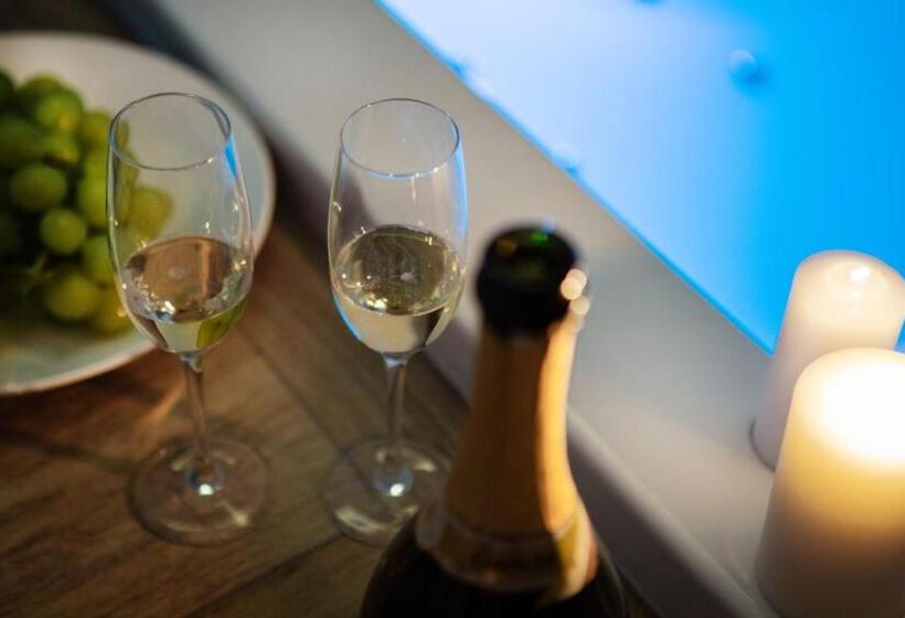 ホテル Lighea Aqua Suites And Breakfast