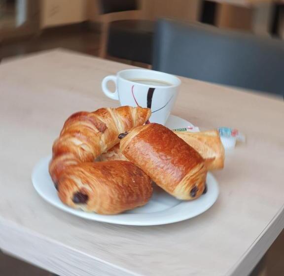 호텔 Hôtel Du Stade Ex Kyriad Direct Lille Est Stade Pierre Mauroy