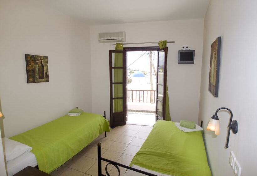 هتل Margarita Rooms