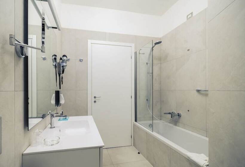 هتل Mercure Milano Solari