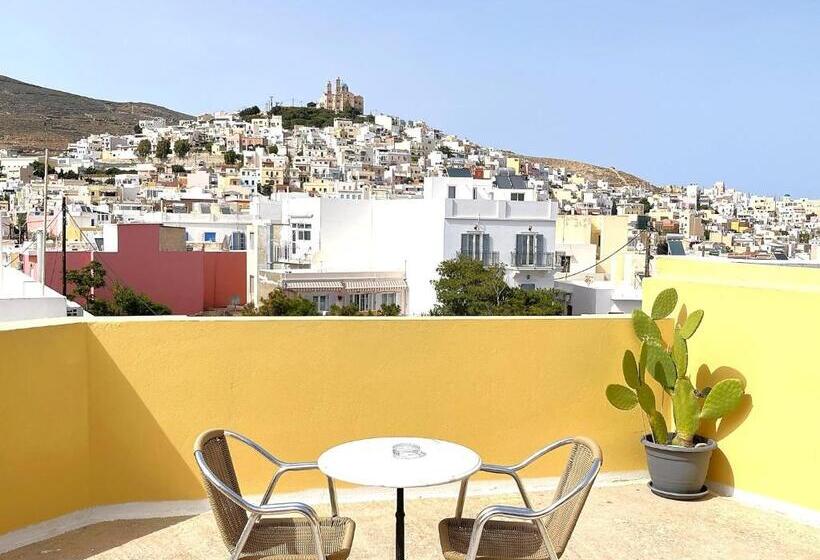 هتل Pefkakia Park