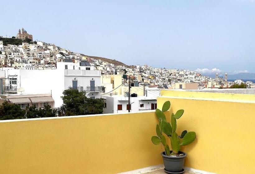 هتل Pefkakia Park