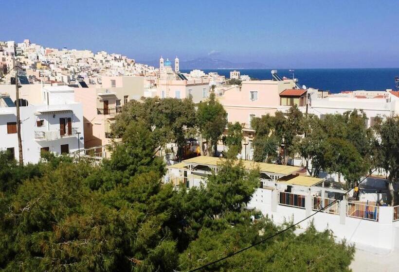 هتل Pefkakia Park