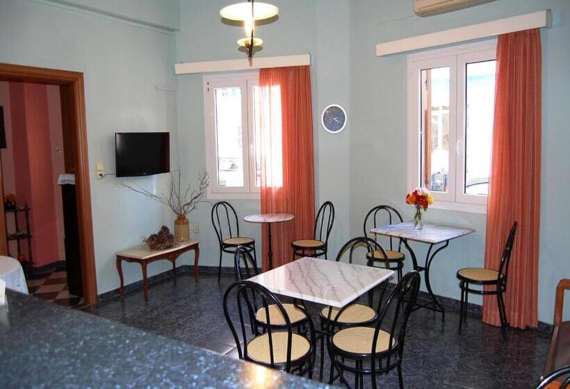 هتل Pefkakia Park