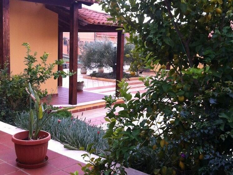 בית מלון כפרי Su Nuraxi