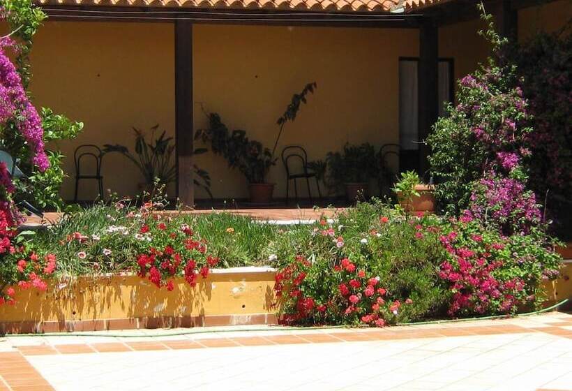 בית מלון כפרי Su Nuraxi