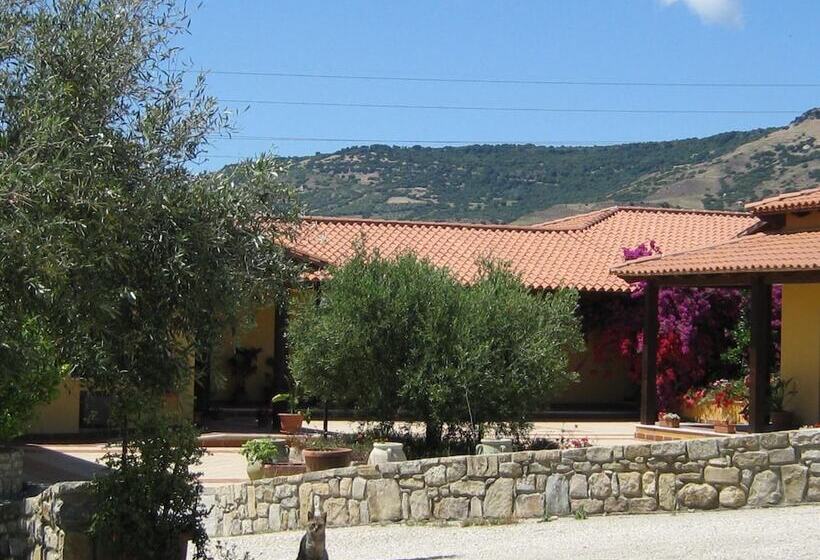 בית מלון כפרי Su Nuraxi