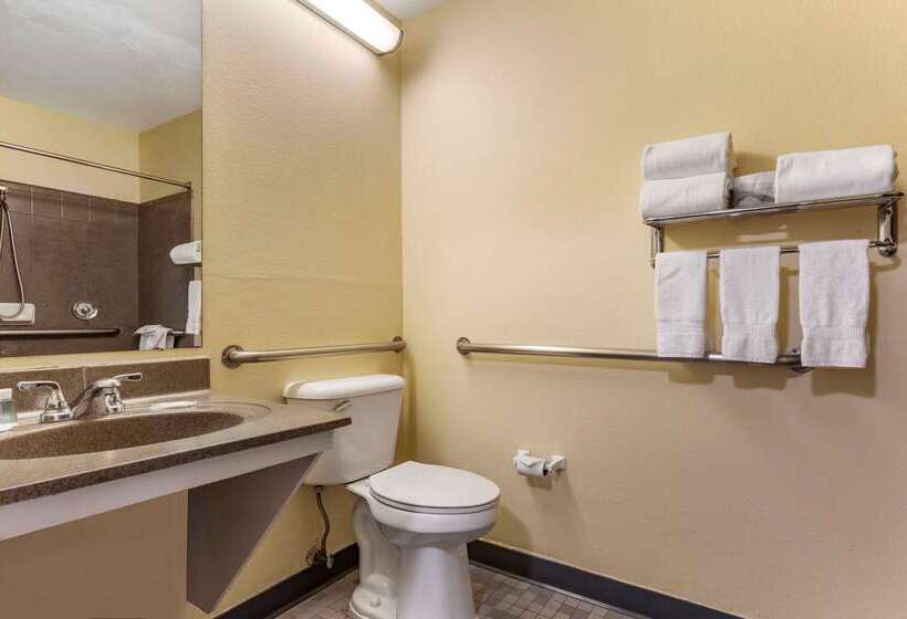 Отель Suburban Studios