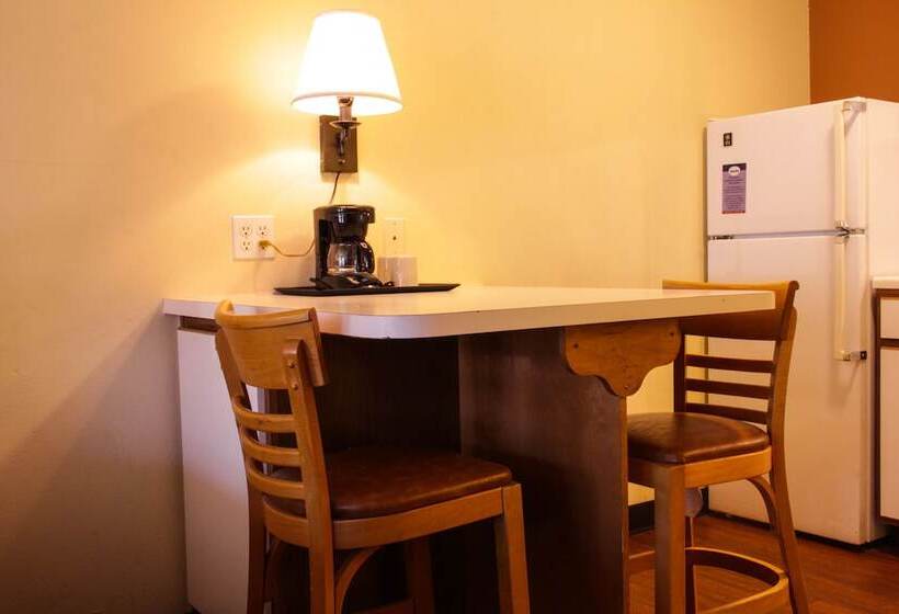 Отель Suburban Studios