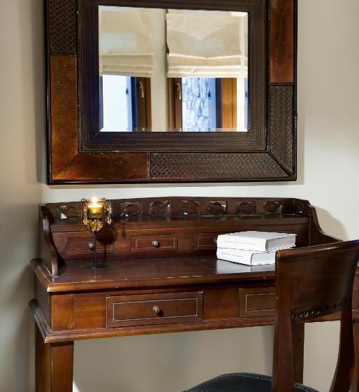 هتل Xenonas Iresioni