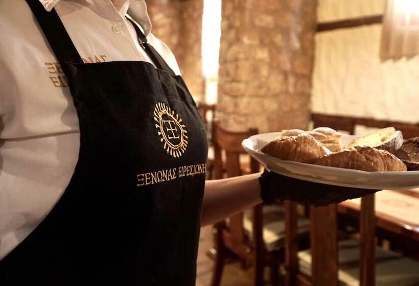 هتل Xenonas Iresioni