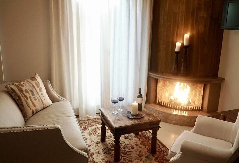 هتل Xenonas Iresioni