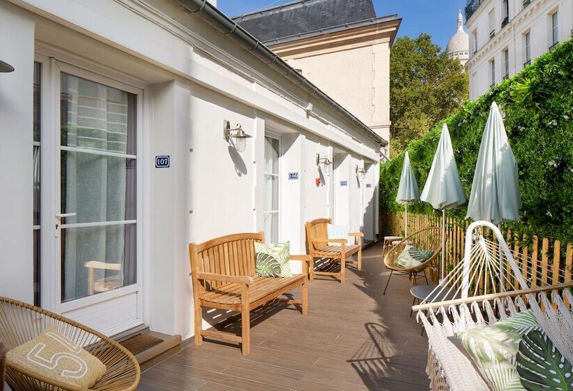 Le Village Montmartre By Hiphophostels