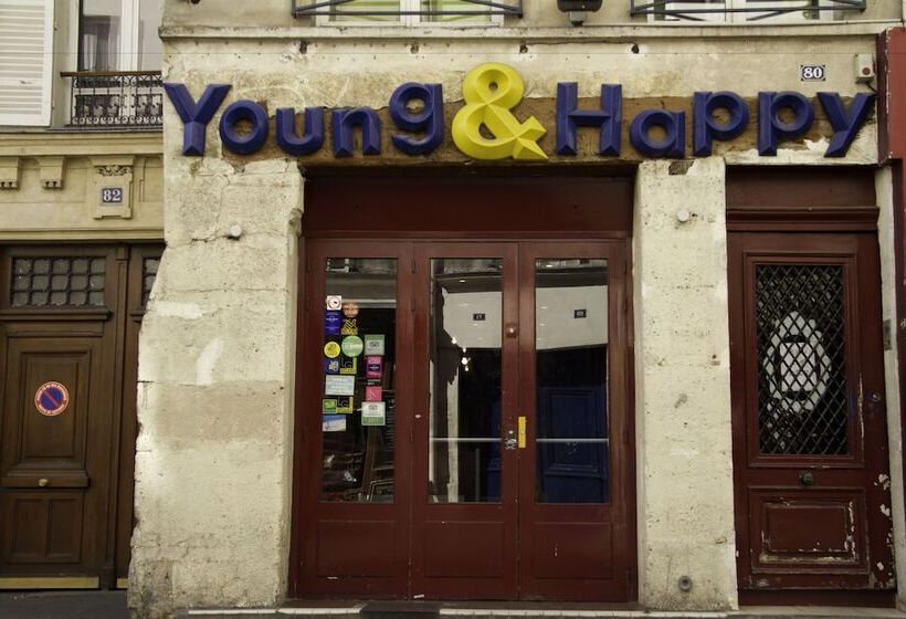 Young And Happy Latin Quarter By Hiphophostels