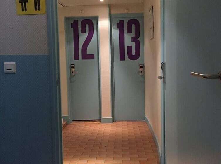 Young And Happy Latin Quarter By Hiphophostels