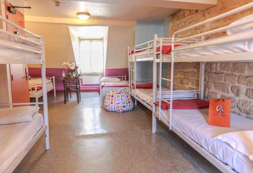 Young And Happy Latin Quarter By Hiphophostels