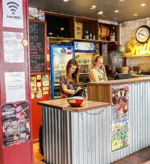 Young And Happy Latin Quarter By Hiphophostels