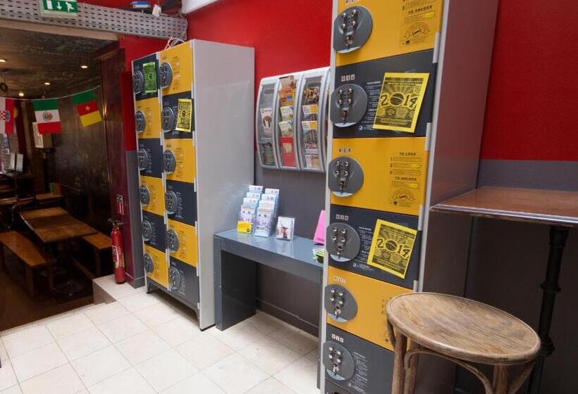 Young And Happy Latin Quarter By Hiphophostels