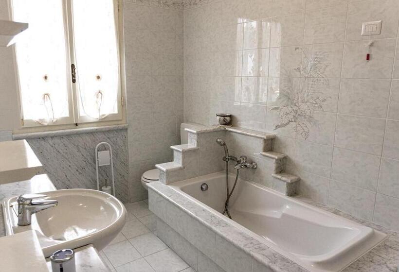 ベッドアンドブレックファースト Bellavista Versilia