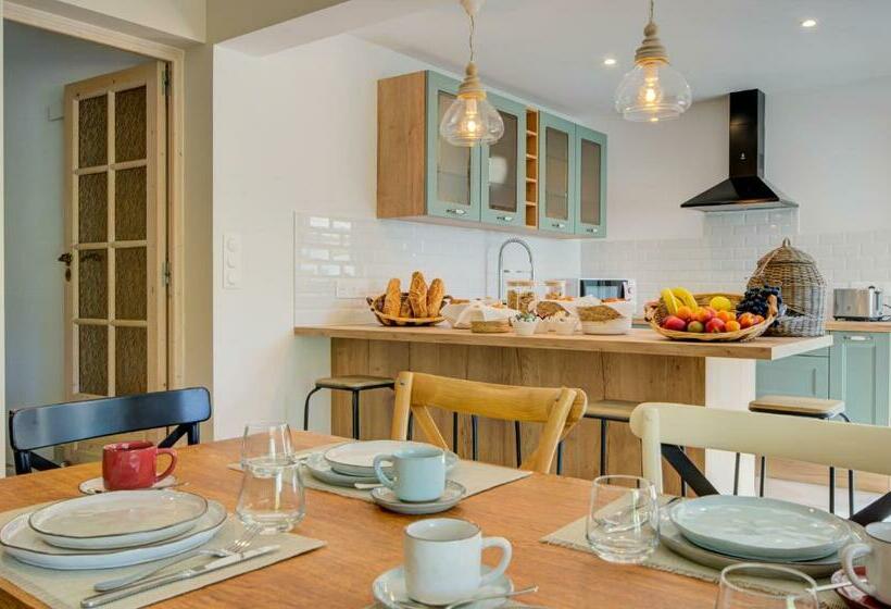 민박 Domaine Le Courti   Adult Only