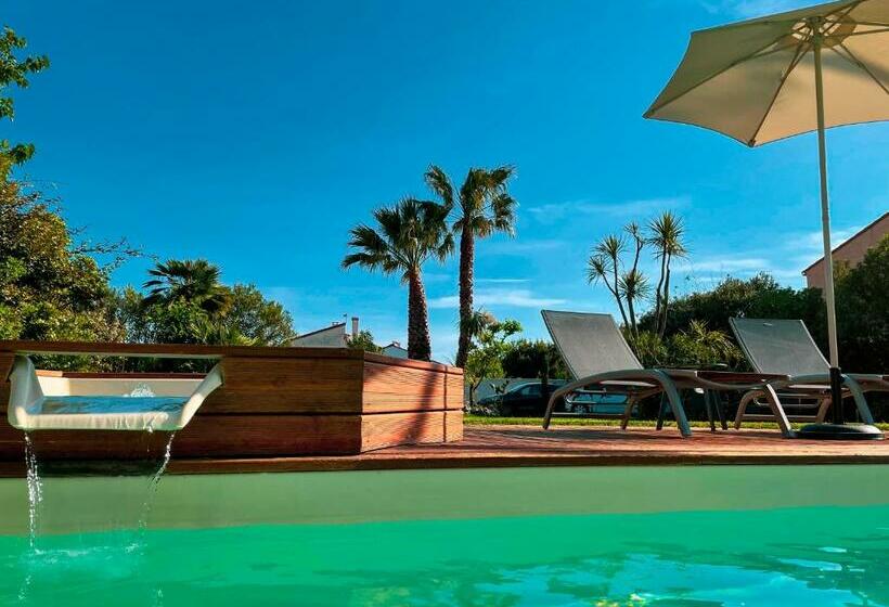 민박 Domaine Le Courti   Adult Only