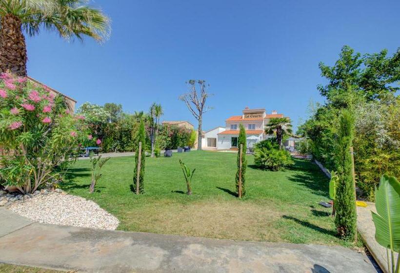 민박 Domaine Le Courti   Adult Only