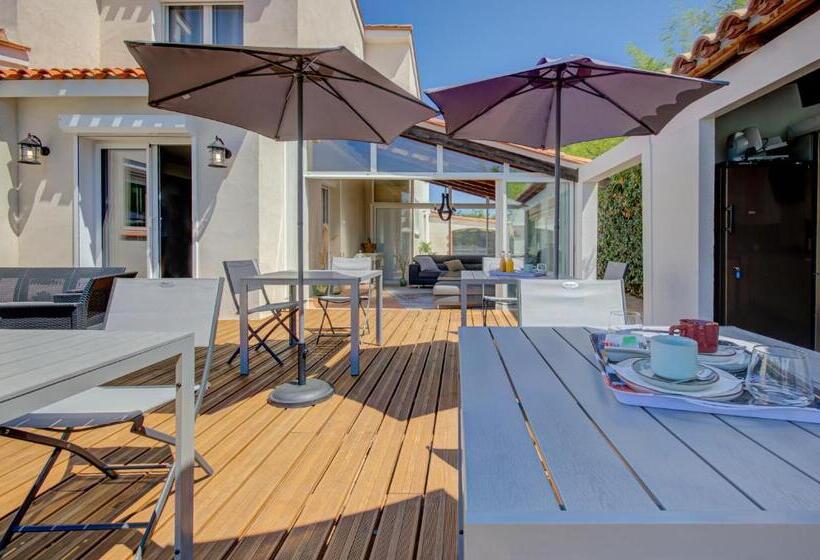 민박 Domaine Le Courti   Adult Only