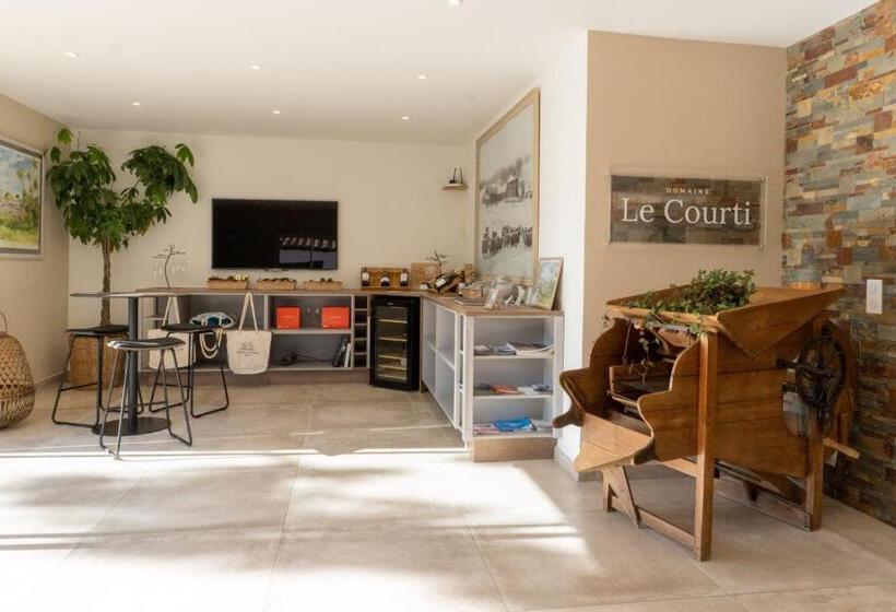 민박 Domaine Le Courti   Adult Only