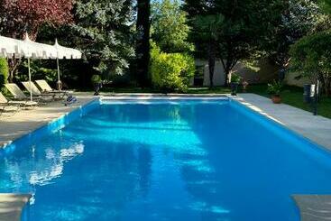 تختخواب و صبحانه La Réserve De L Aube   Hébergements Insolites Luxe Et Design