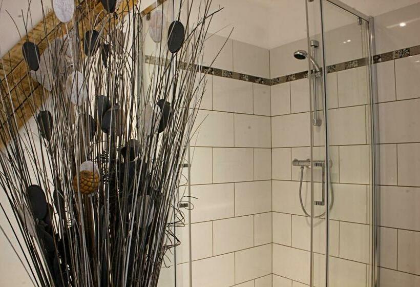 مبيت وإفطار La Veuzaine