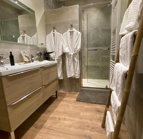 住宿加早餐  L’ardoisière, Maison D’hôtes Et D’amis