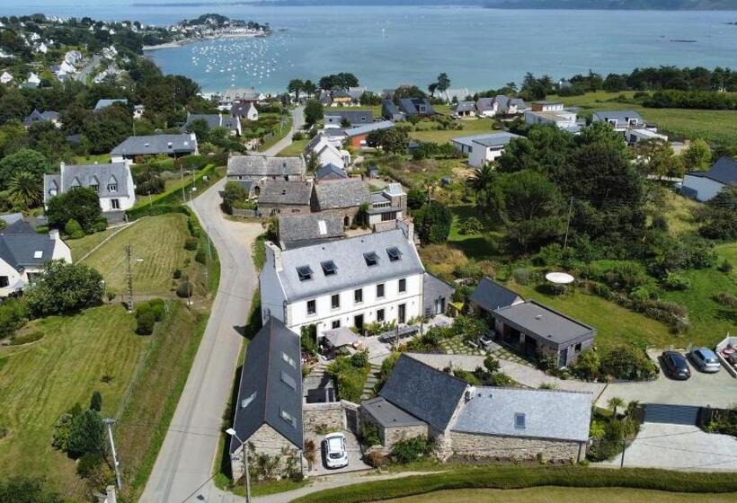 住宿加早餐  L’ardoisière, Maison D’hôtes Et D’amis