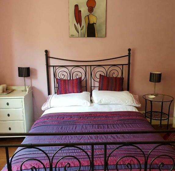 مبيت وإفطار Les Charrons