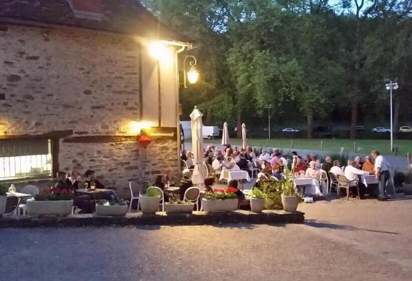 مبيت وإفطار Les Charrons