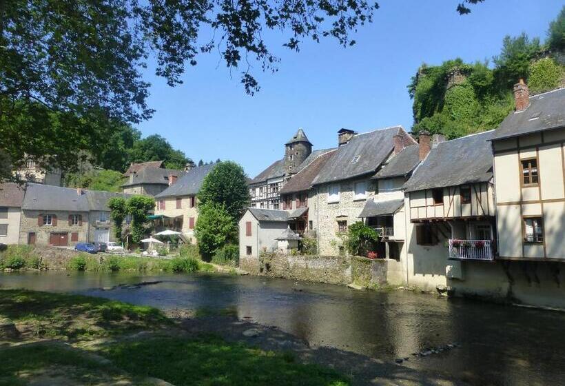 مبيت وإفطار Les Charrons