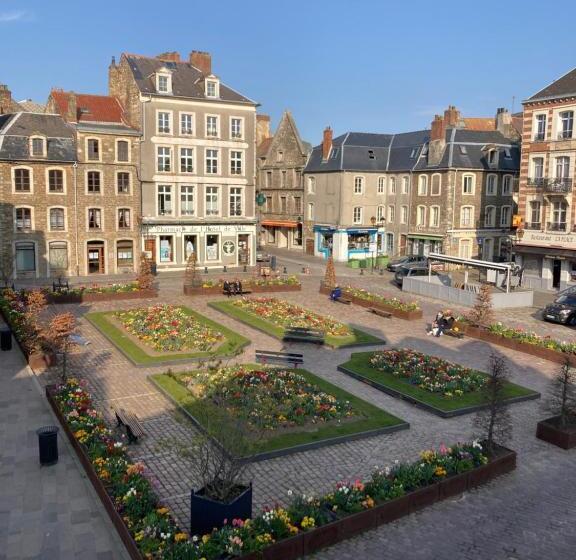 住宿加早餐  Meublé De Tourisme, Les Chambres Du Beffroi