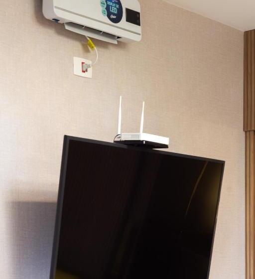 Flat Da Babi, Moderno, Luxuoso, Equipado E 600mb Wifi