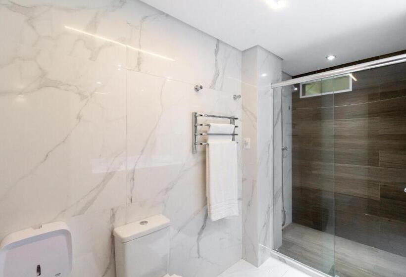 Flat Da Babi, Moderno, Luxuoso, Equipado E 600mb Wifi