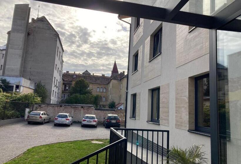 H11 Downtown Apartments