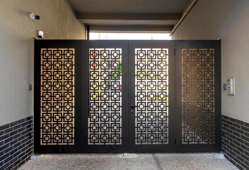 H11 Downtown Apartments