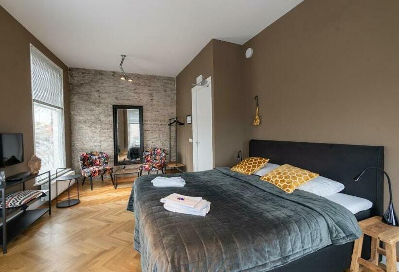 호텔 Stadslogement Hoogend