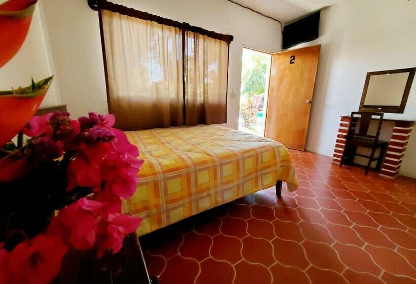 בית מלון כפרי Oasis Melaque