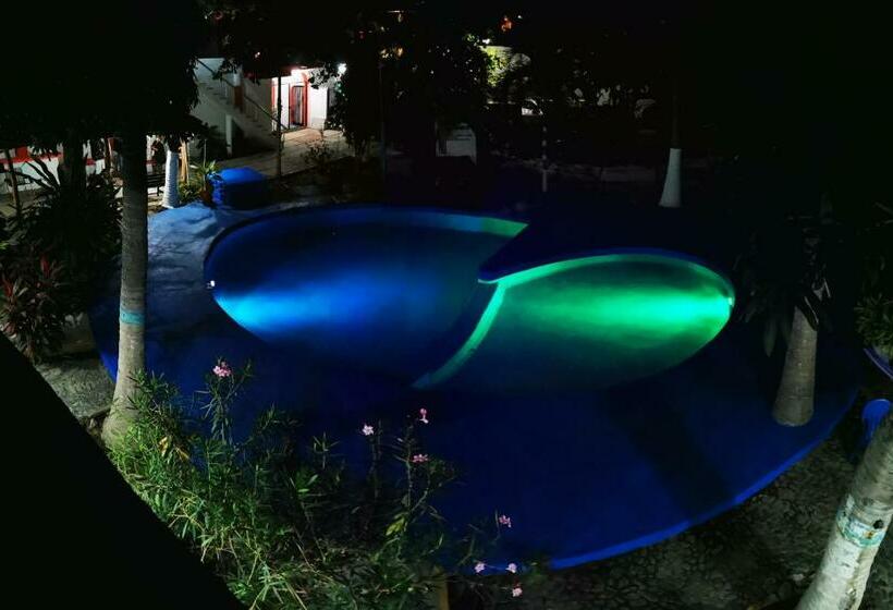 בית מלון כפרי Oasis Melaque