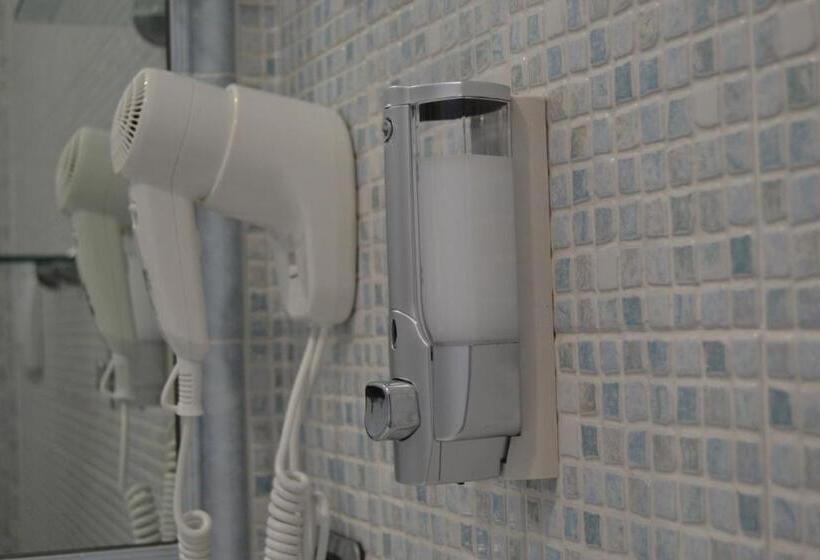 Mr Living Bed & Breakfast