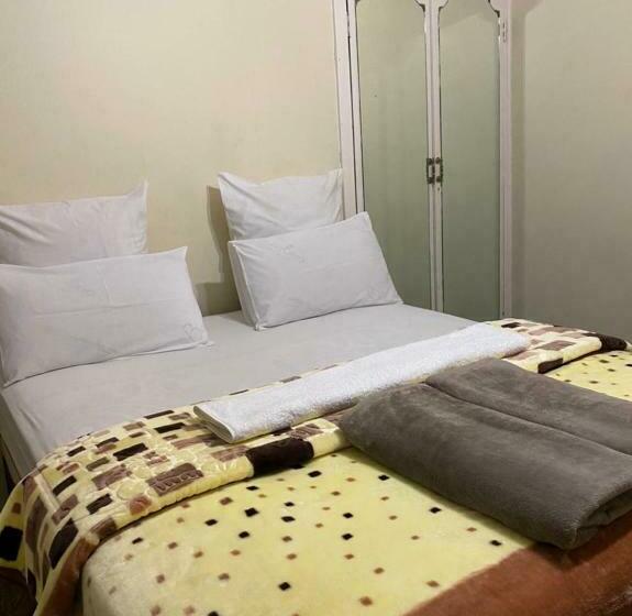 بنسيون 26 Zea Avenue Arcon Park Guest House