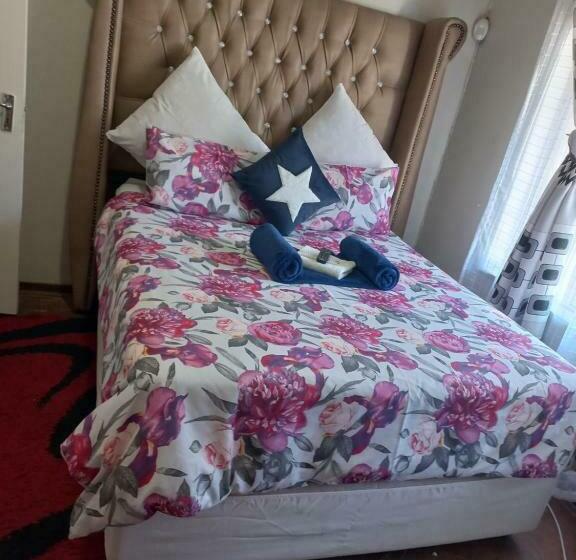بنسيون 26 Zea Avenue Arcon Park Guest House