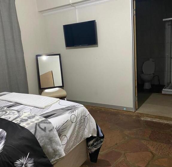 بنسيون 26 Zea Avenue Arcon Park Guest House