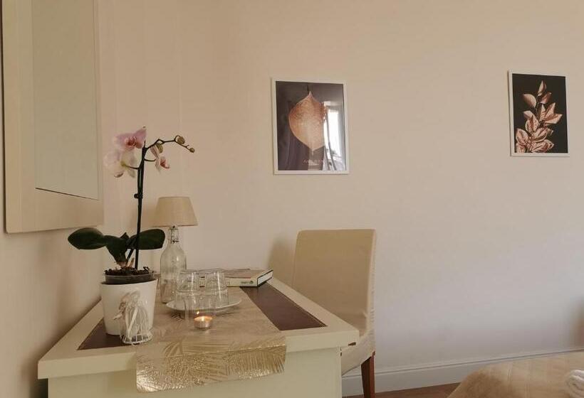 Pension (Hôtel basse catégorie) Ariediparma   Rooms&apartments