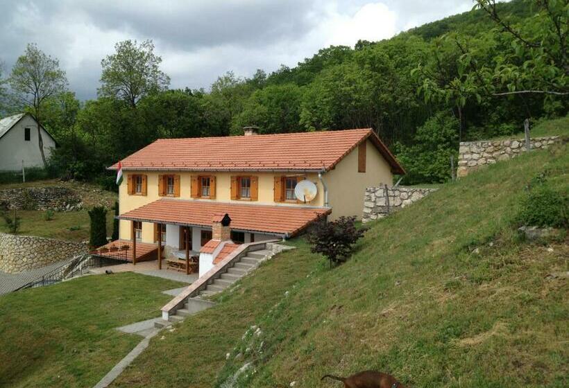 بنسيون Judit Vendégház Sümeg