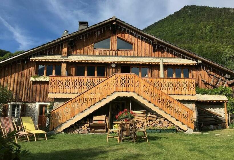 بنسيون La Montagnarde Des Sapins Blancs